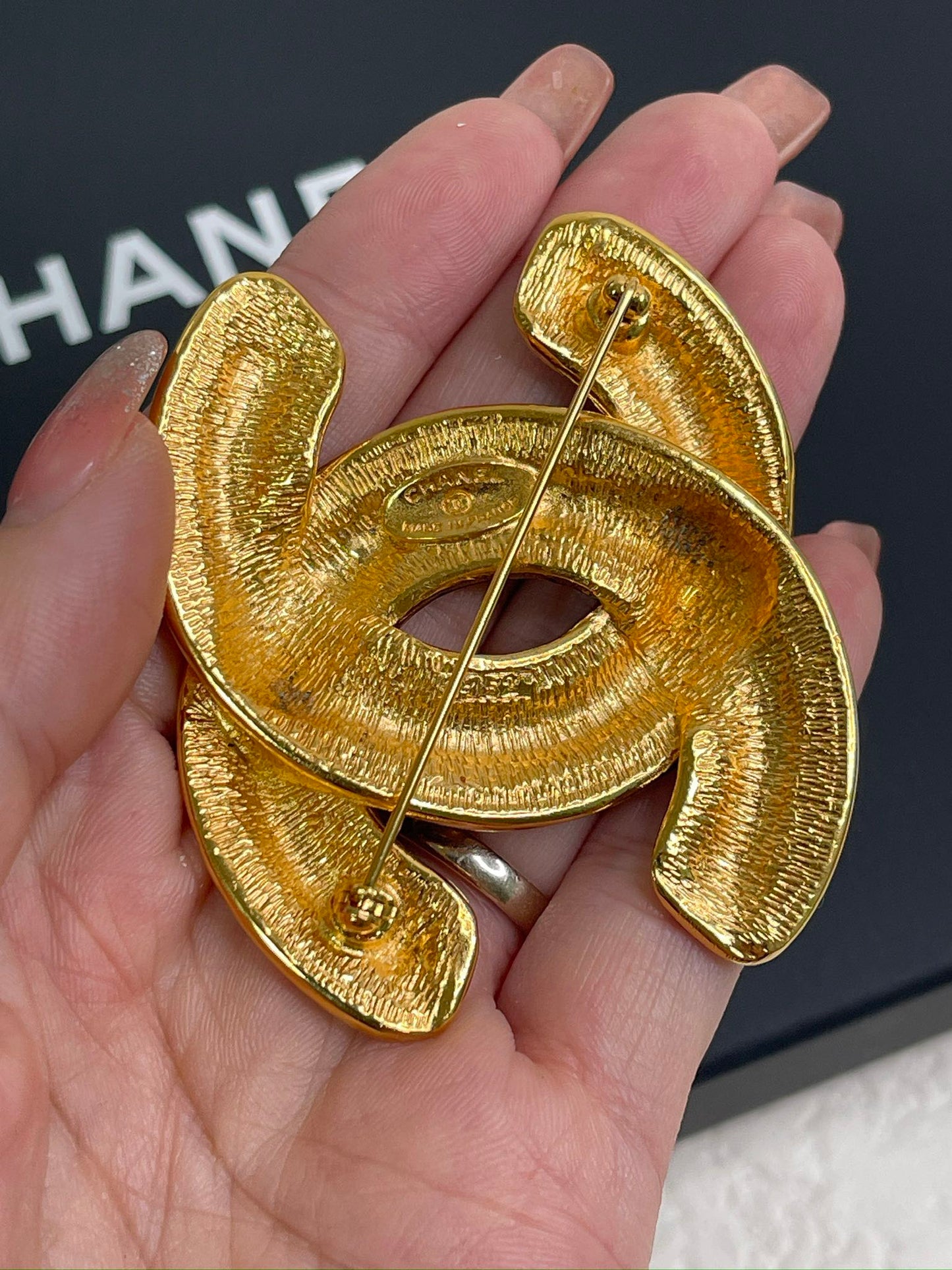 Chanel Coco Marc Matras Pattern Brooch Gold