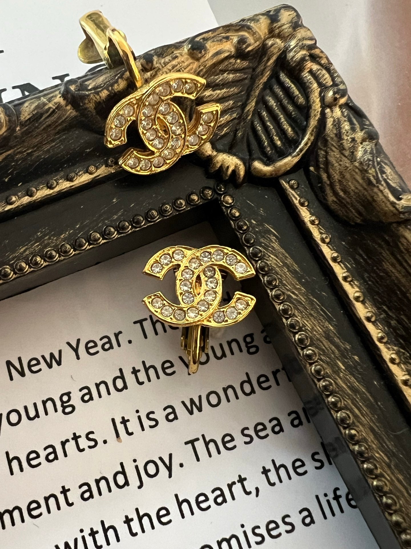 Chanel ear clip