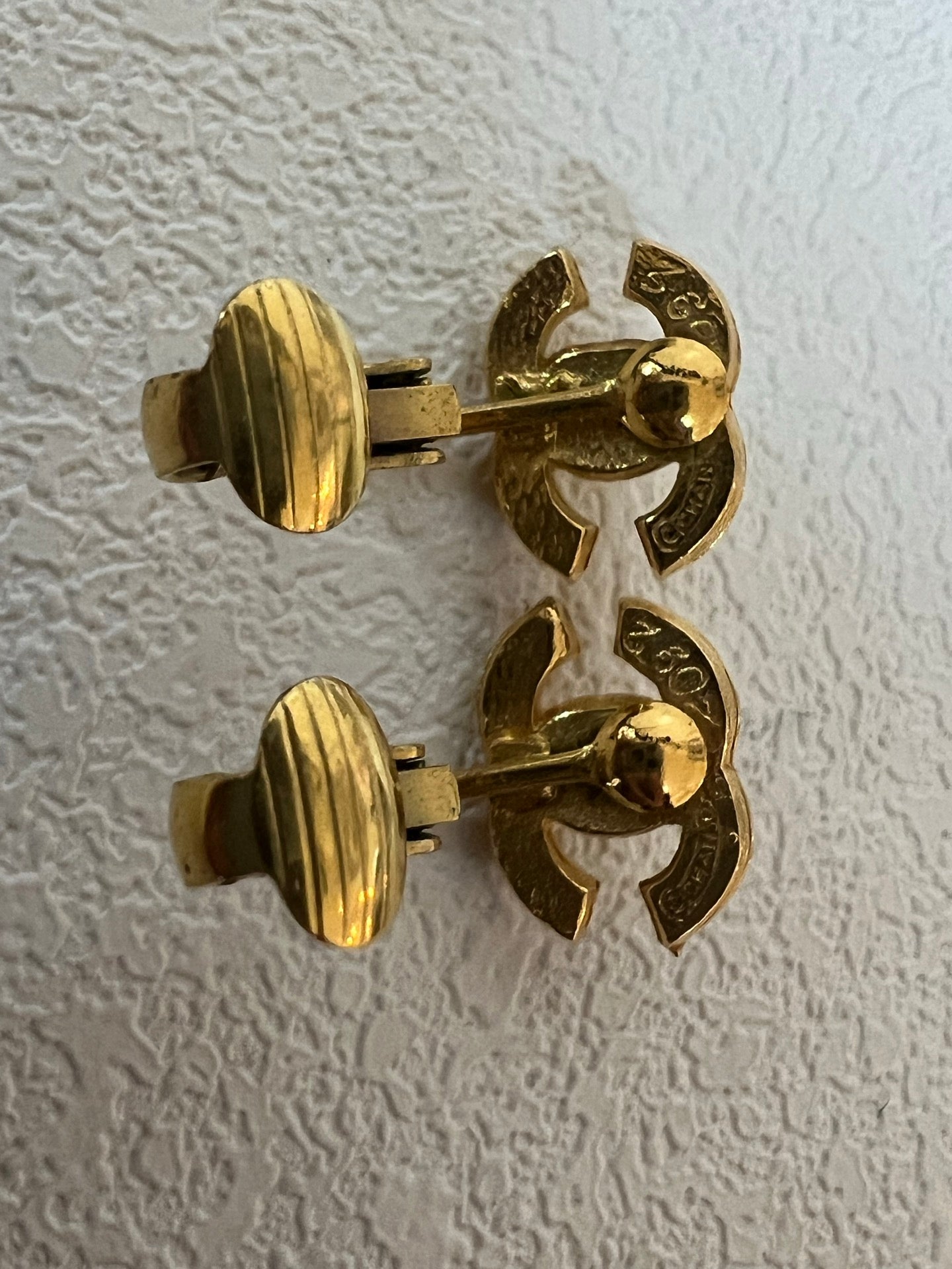 Chanel ear clip