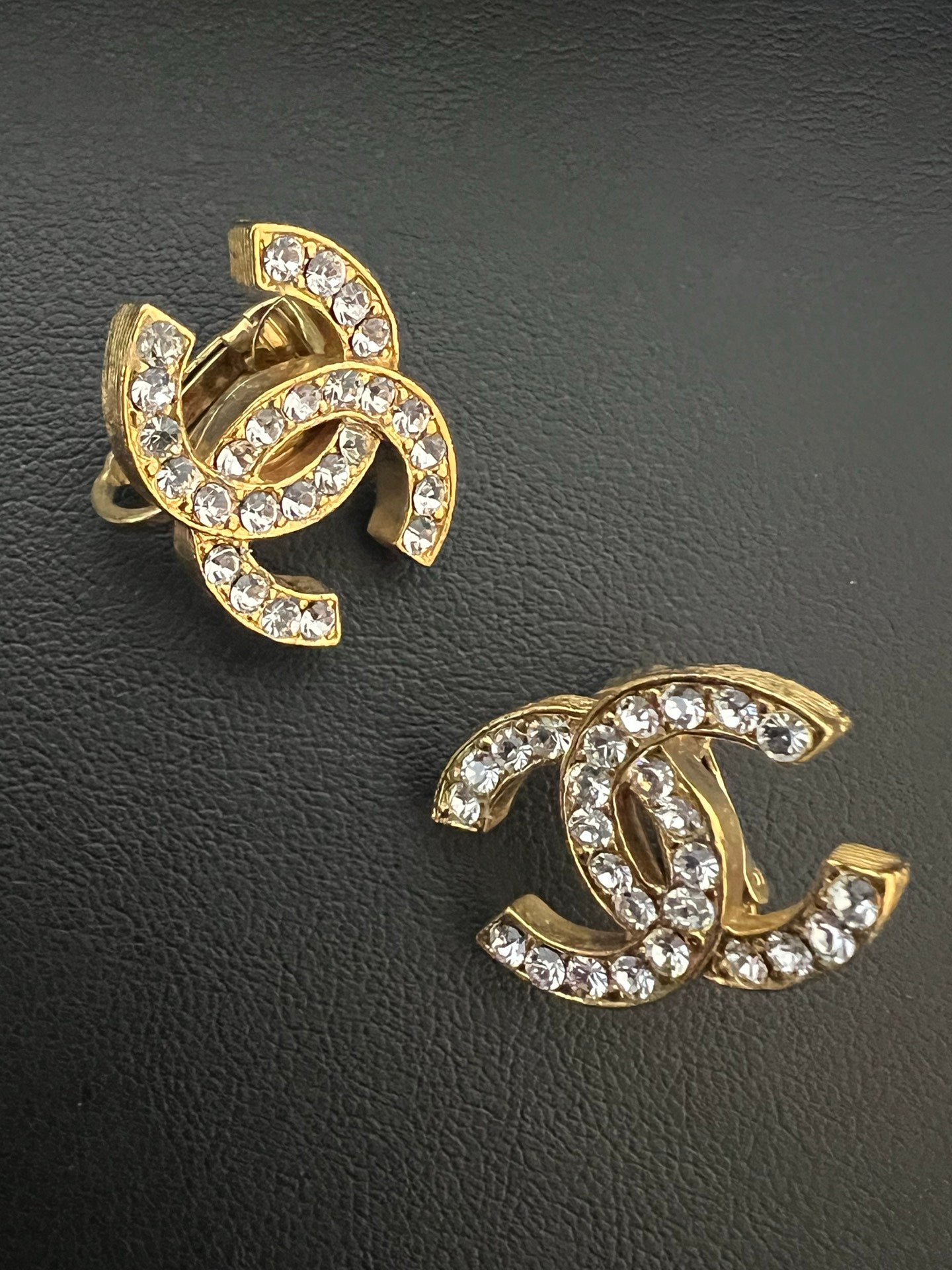 🐟🧱🐻Chanel ear clip Double C gold 3YG80538266-0004