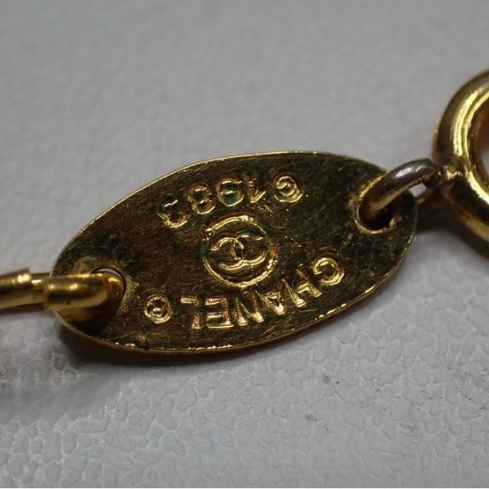 CHANEL Gold Rose Pendant Necklace