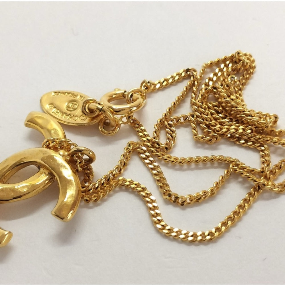 CHANEL Gold CC Logo Necklace Elegant Jewelry
