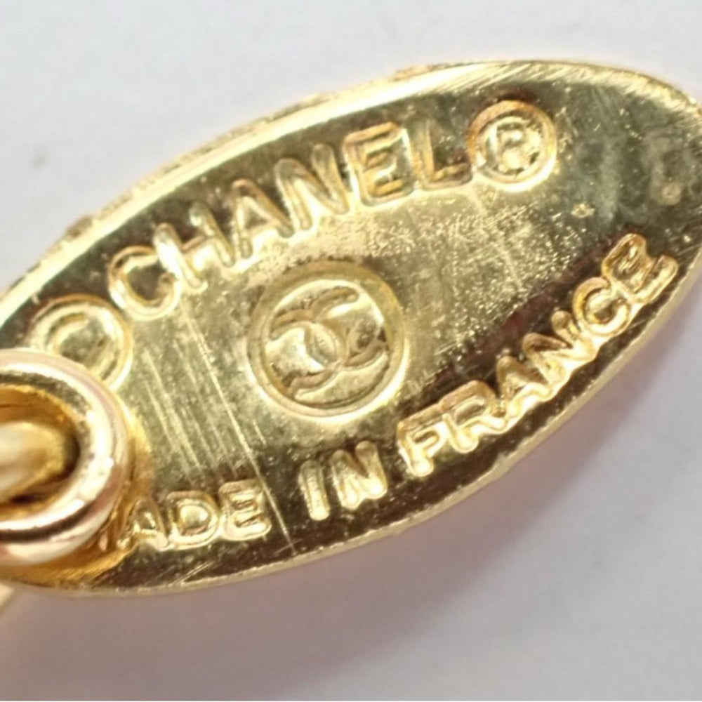 CHANEL Gold CC Logo Necklace Elegant Jewelry