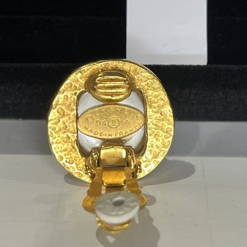 Chanel CC faux pearl and gold Earrings