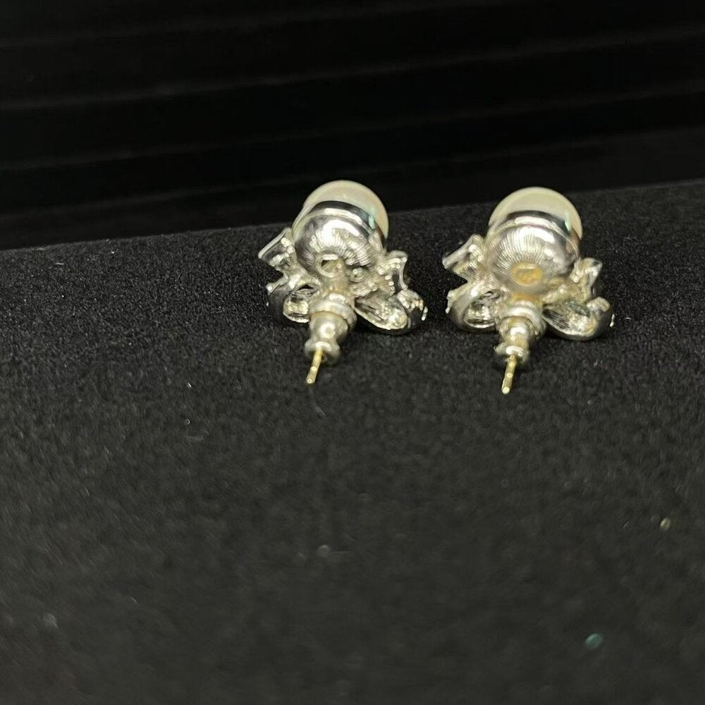 Pearl earrings vintage