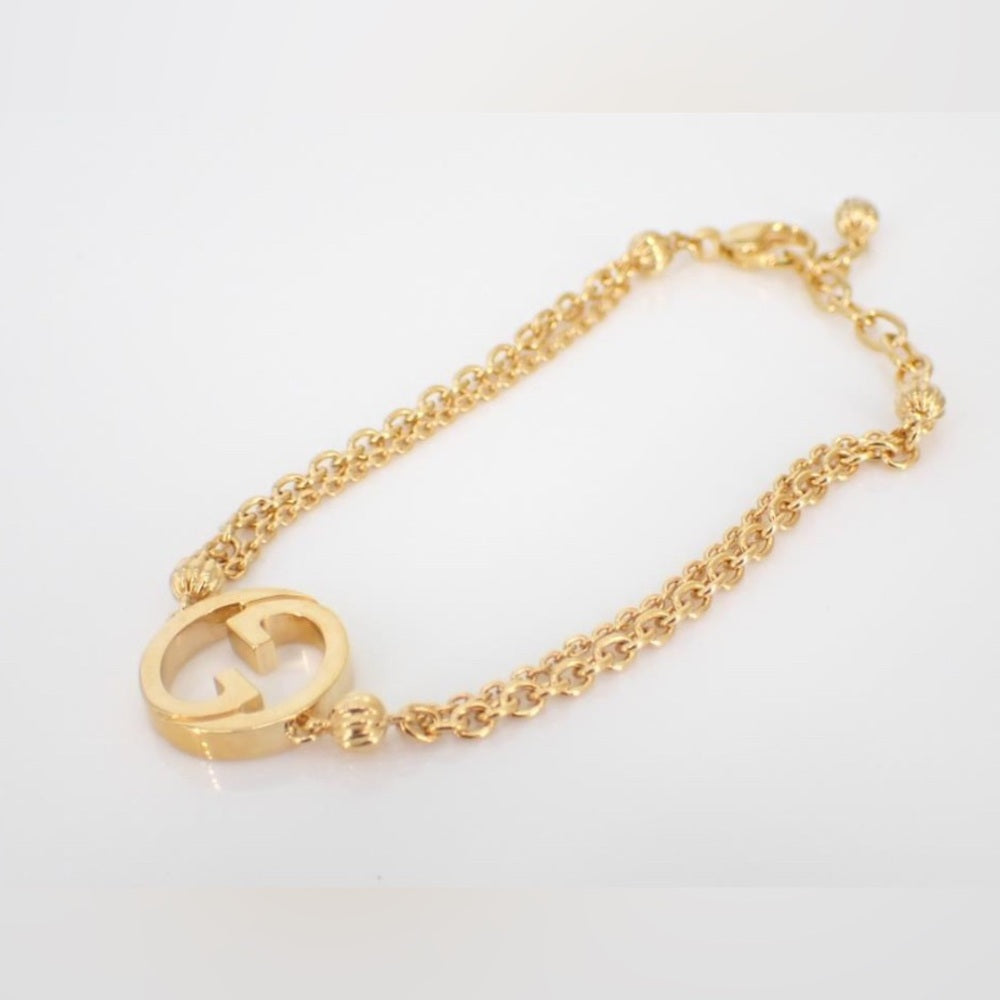 Gucci Gold Bracelet with Elegant Design