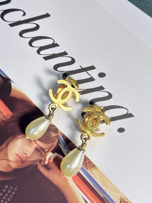 Vintage Chanel Pearl Drop Earrings