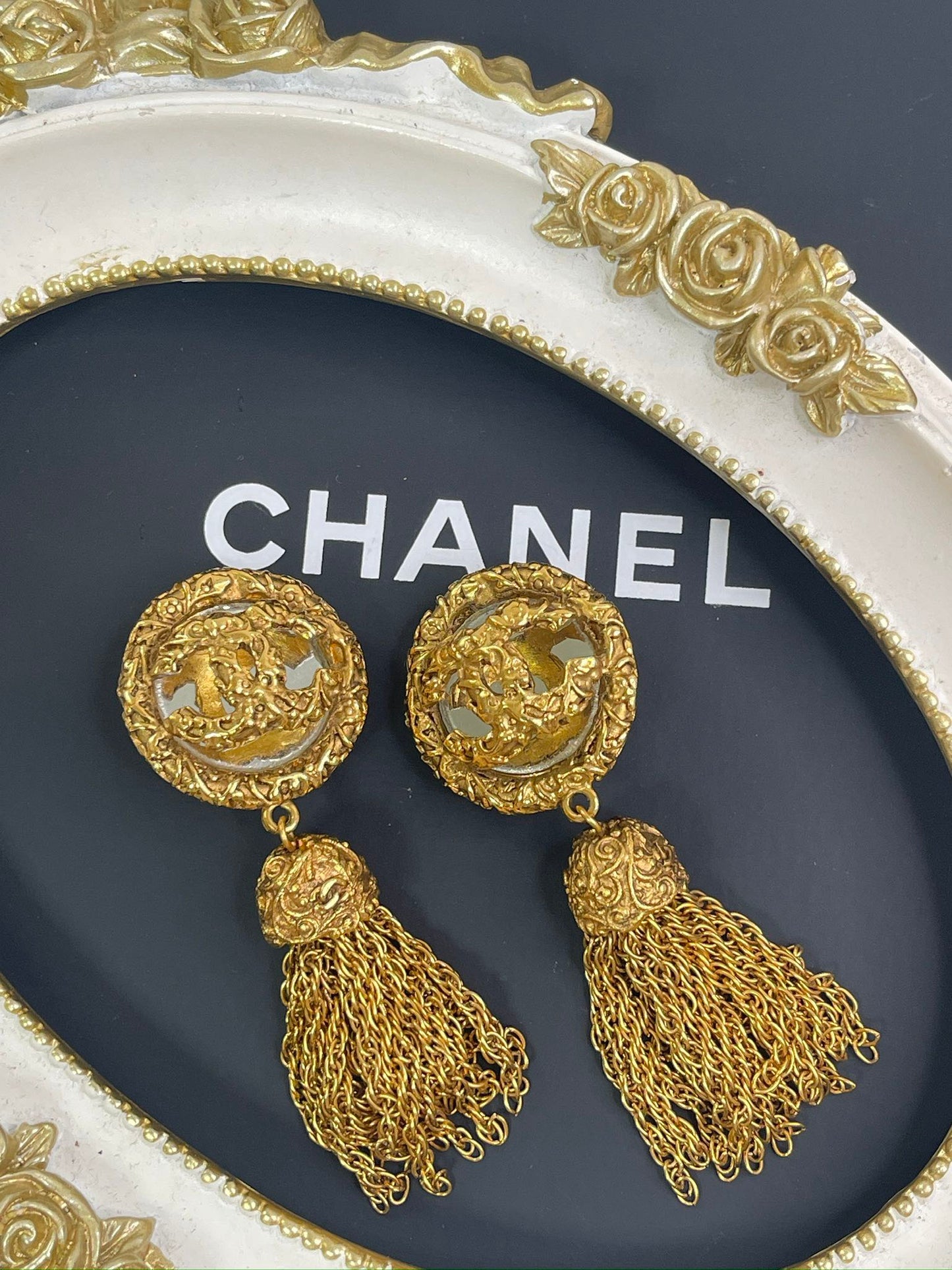 CHANEL  CC gold-plated filigree clip earrings