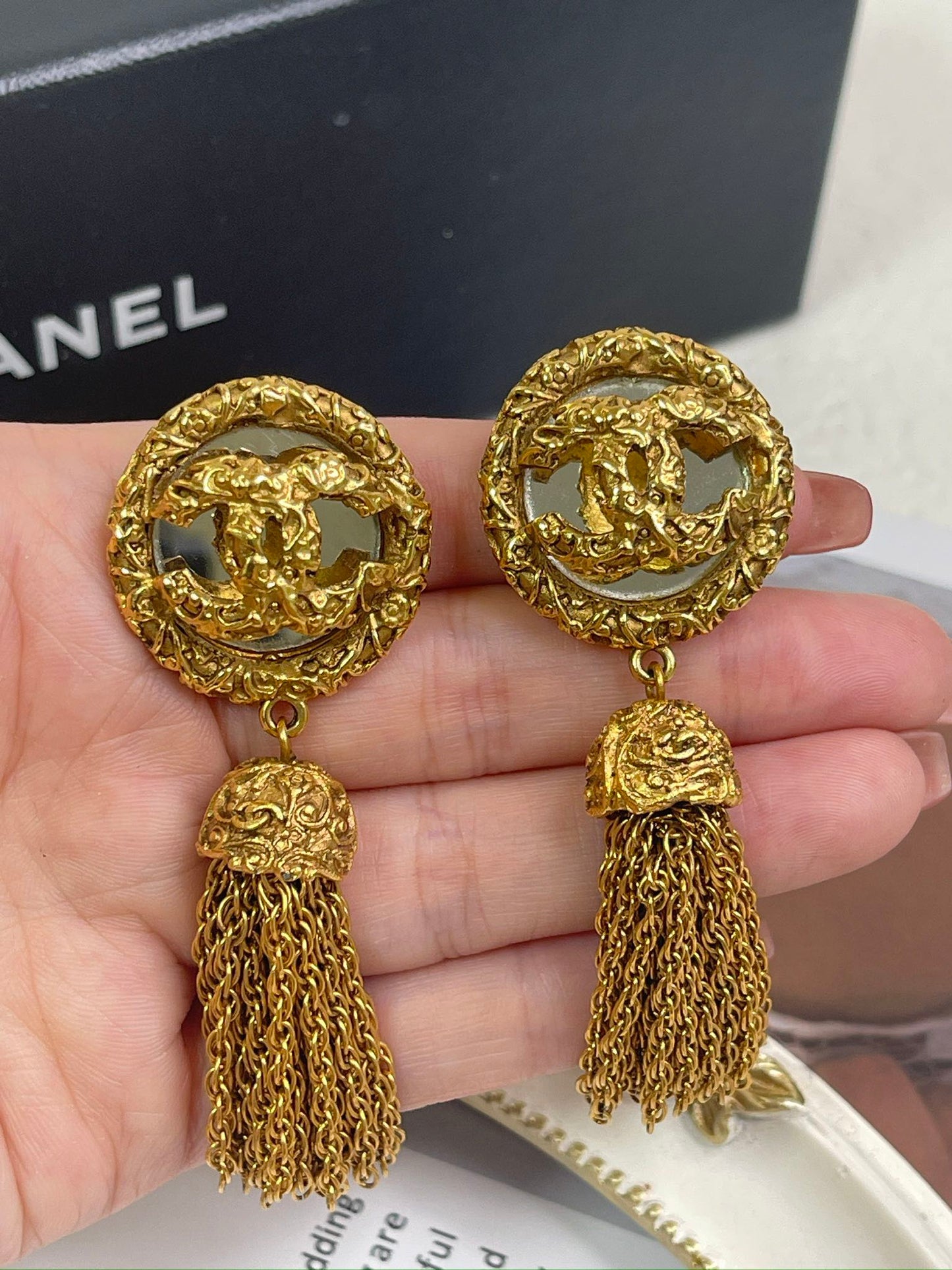 CHANEL  CC gold-plated filigree clip earrings