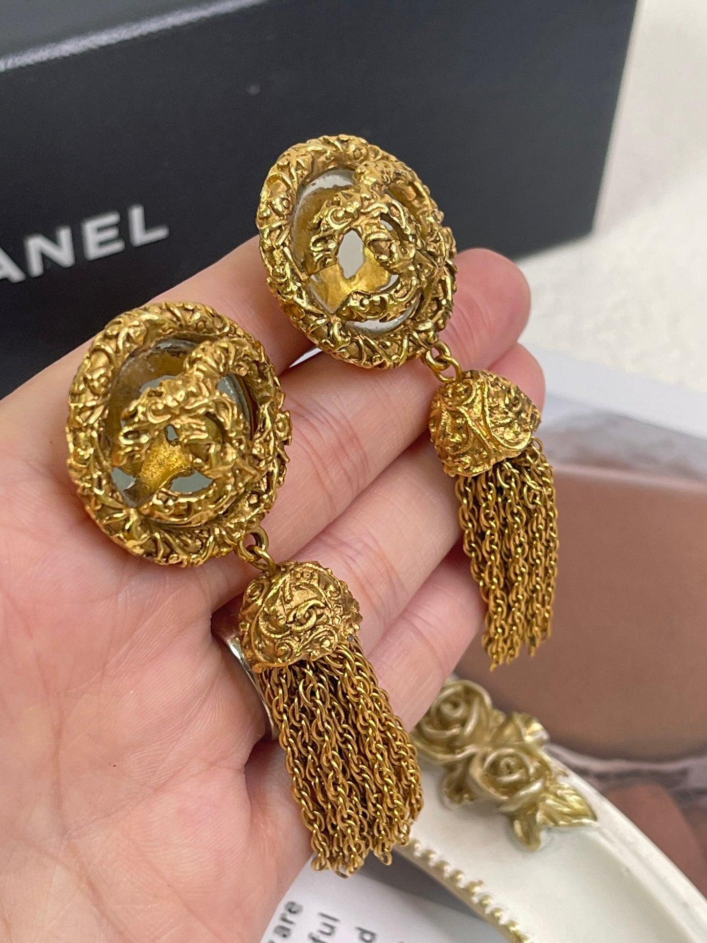 CHANEL  CC gold-plated filigree clip earrings