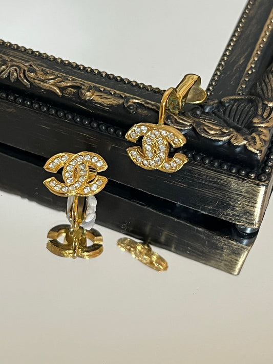 Chanel ear clip