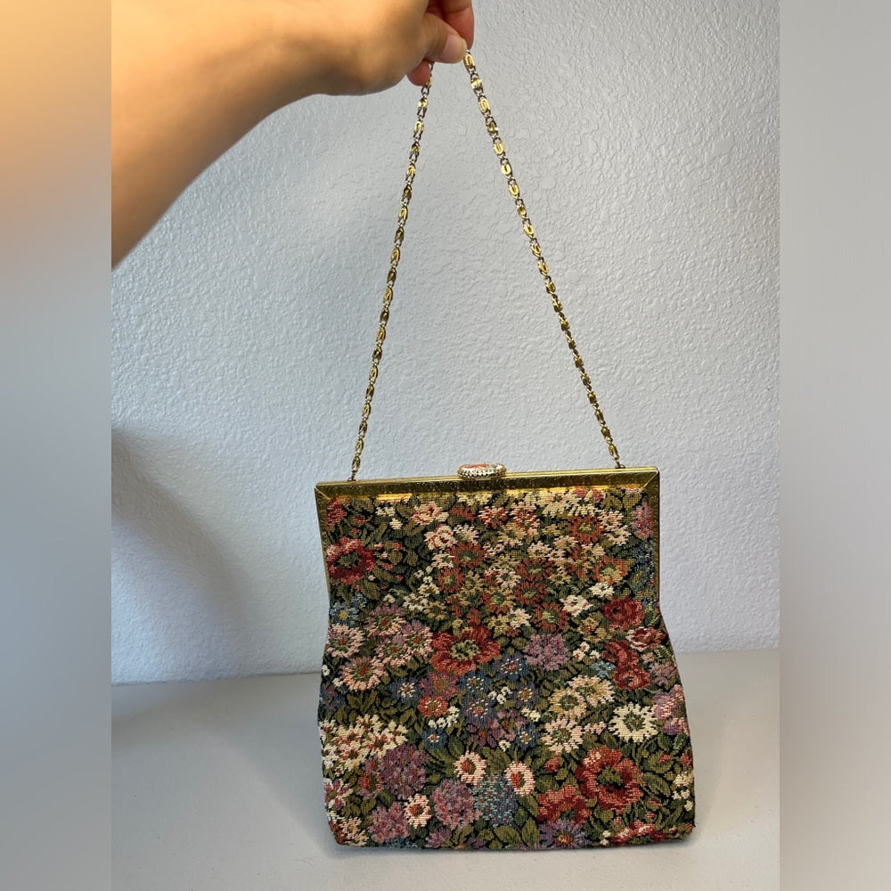 Bolso de noche vintage con detalles en hilo dorado y tapiz