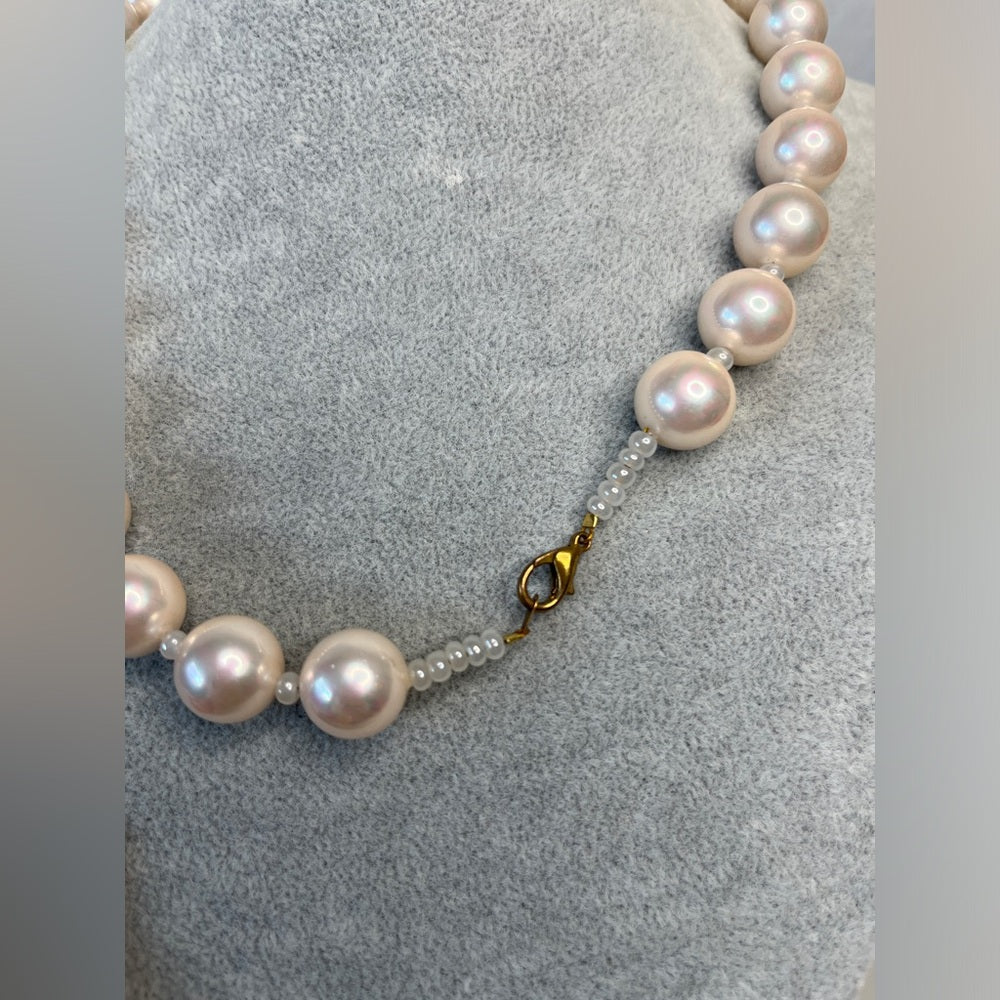 Imitation pearl necklace