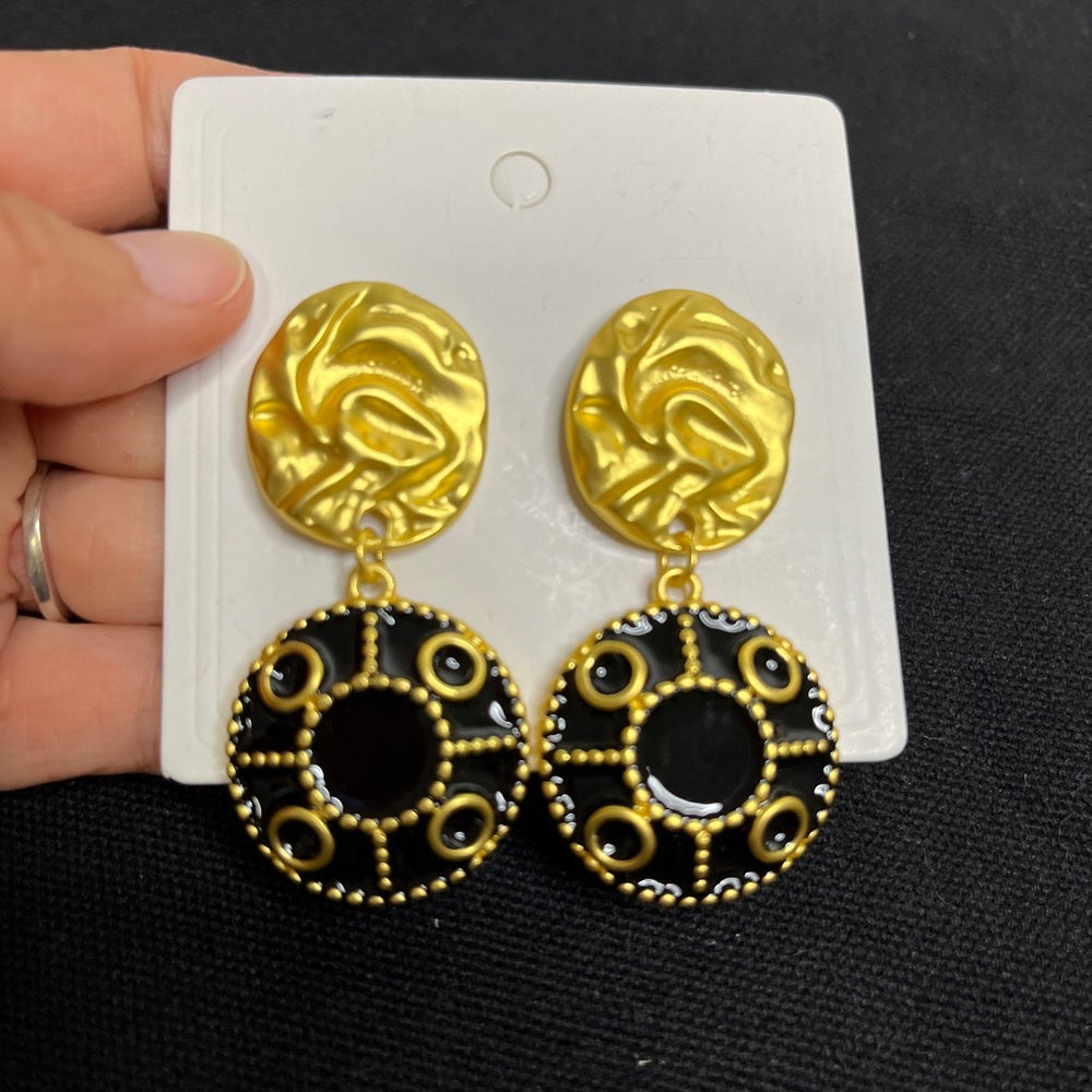 🎉New fashion earrings $8 for each