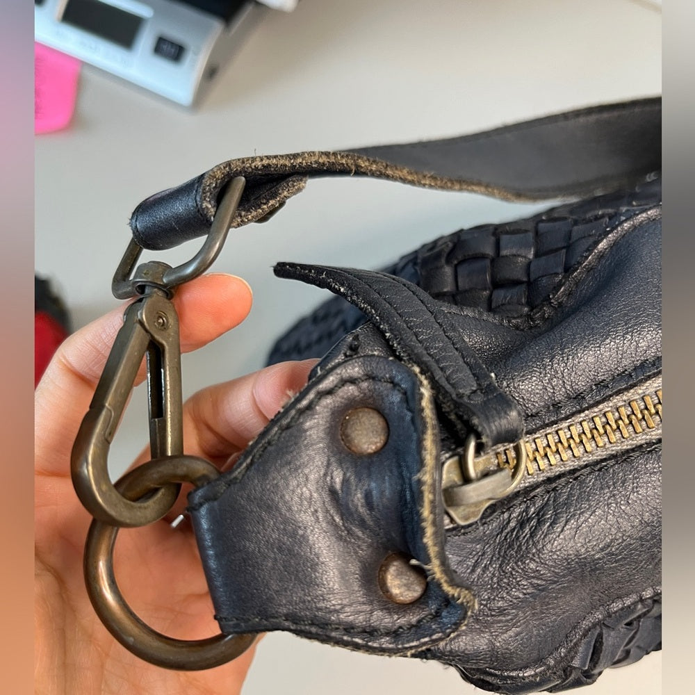 Bolso de piel italiano hecho a mano para mujer.