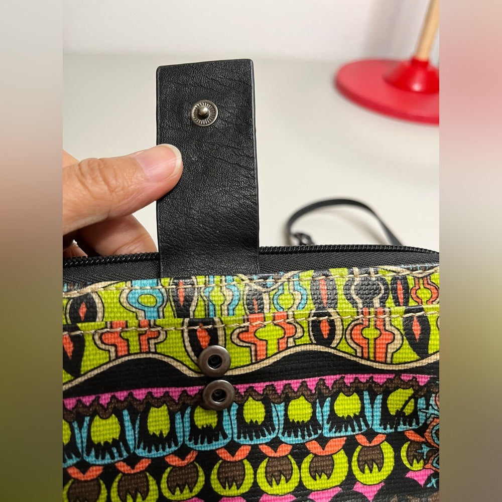 Bolsos y carteras tipo bandolera Sakroots con exterior de lona para mujer