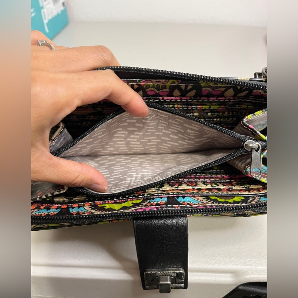 Bolsos y carteras tipo bandolera Sakroots con exterior de lona para mujer