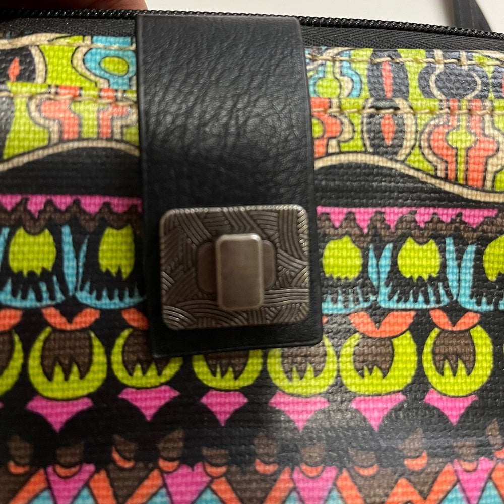 Bolsos y carteras tipo bandolera Sakroots con exterior de lona para mujer