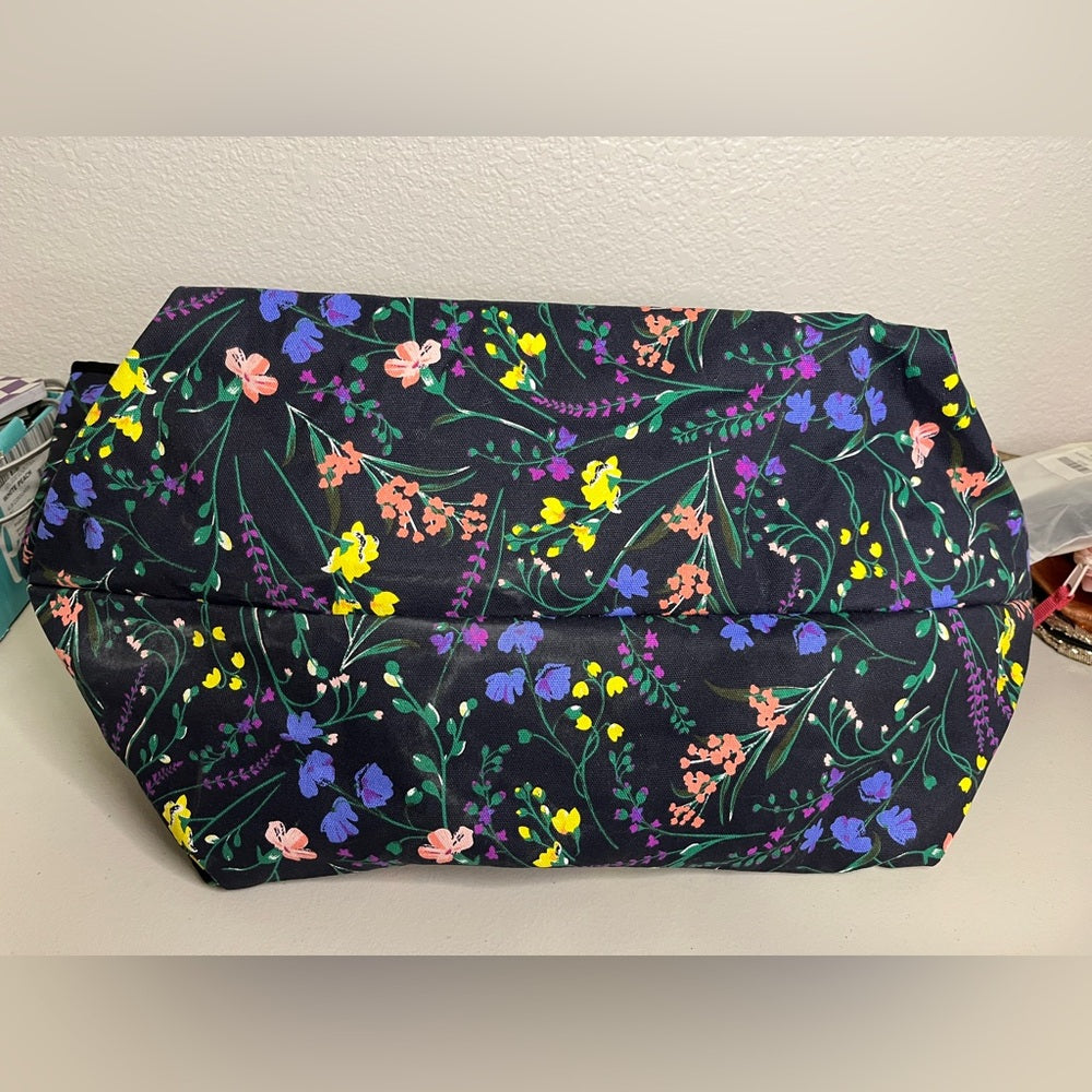 NUEVA bolsa de mano con estampado floral de Victoria's Secret