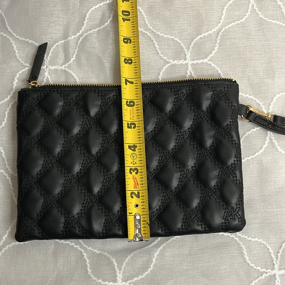 AK makeup’s pouch