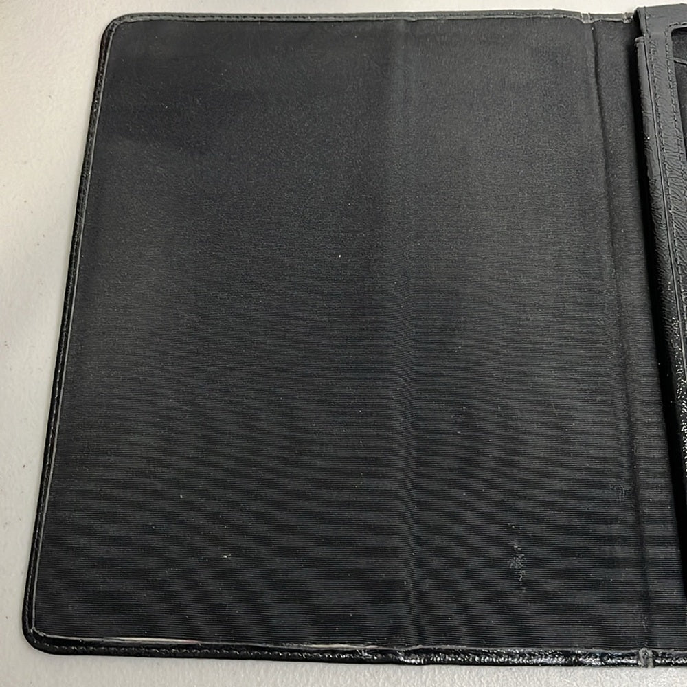 Funda acolchada para iPad y tableta Coach Signature. Color negro. Logotipo de Coach