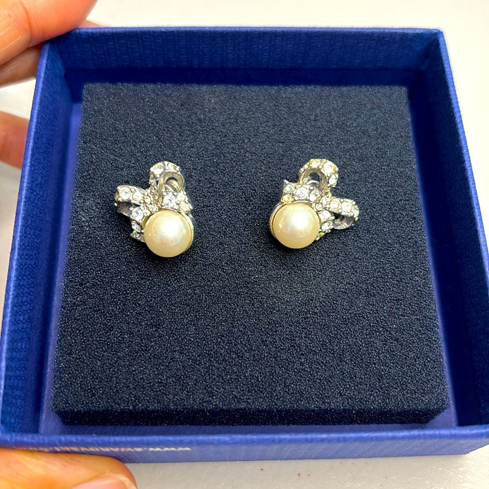 Pendientes de botón con perlas de cristal y flores de SWAROVSKI auténticos en caja original vintage