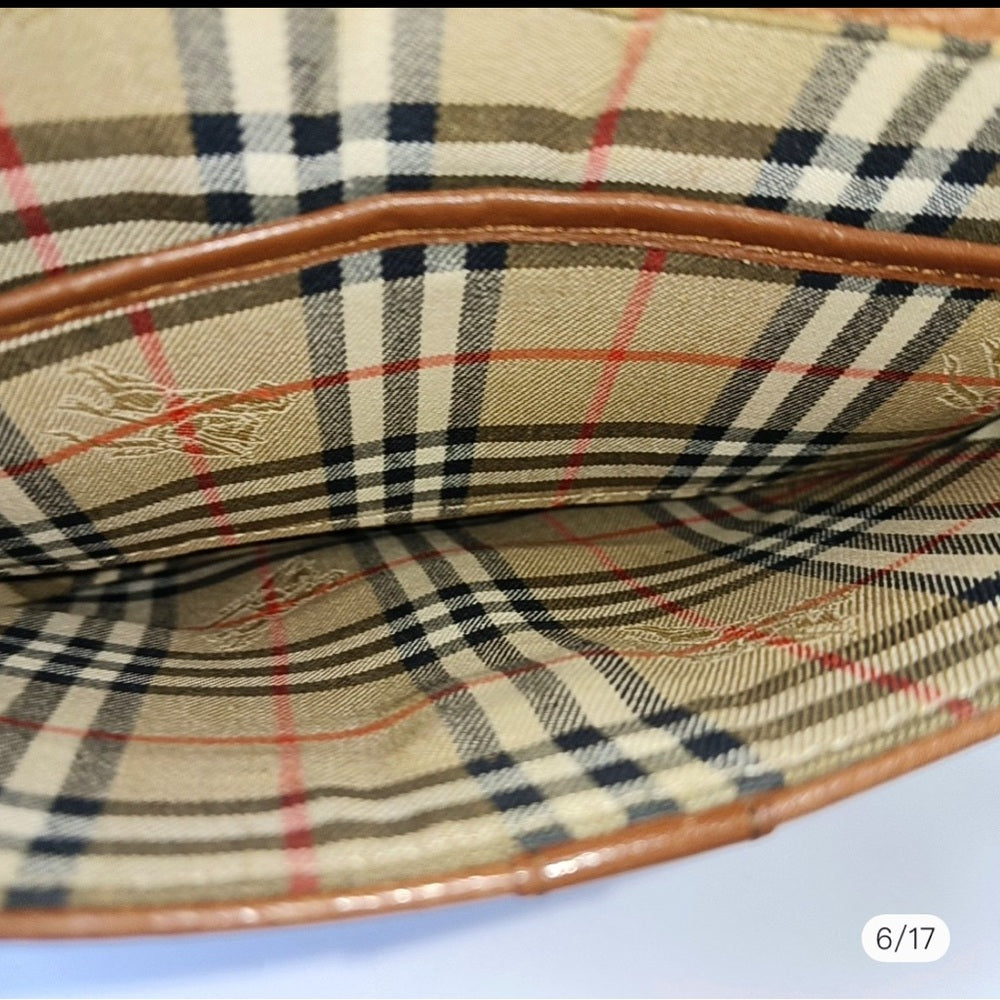 burberry 棕色斜挎包