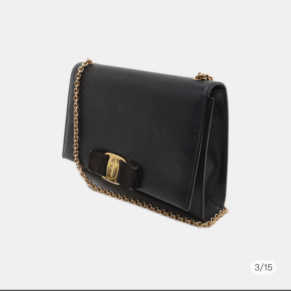 Bolso de hombro de piel negra de Salvatore Ferragamo