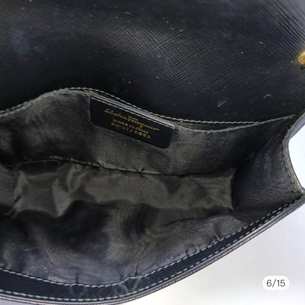 Bolso de hombro de piel negra de Salvatore Ferragamo