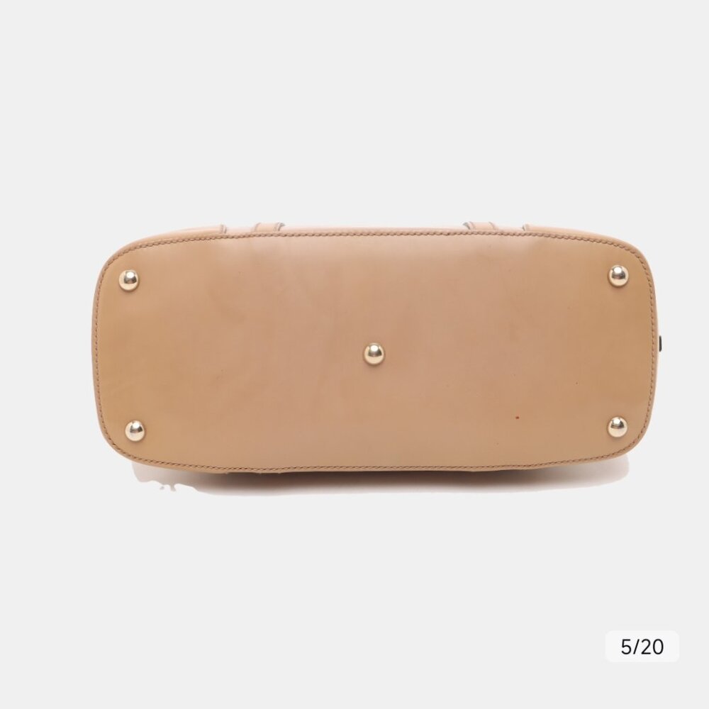 Bolso de hombro Gucci en relieve para presbicia en color rosa nude