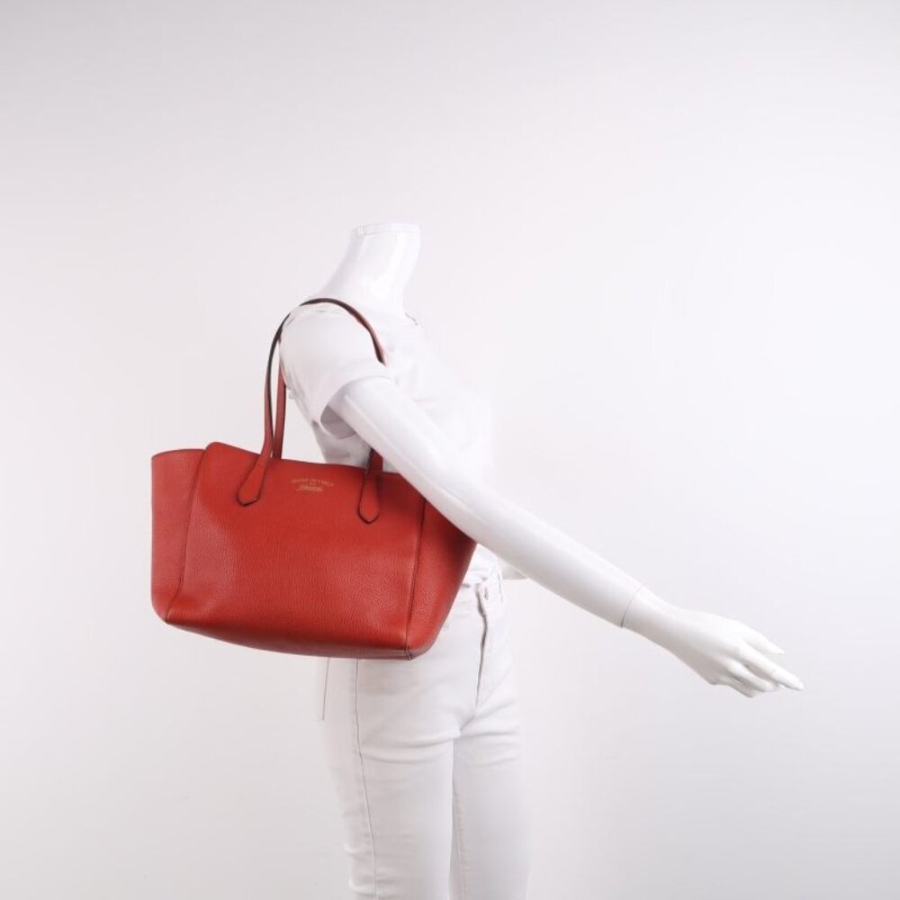 Bolso tote GUCCI Swing de piel de vacuno roja