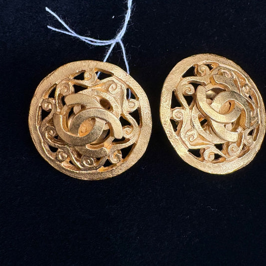 Chanel CC 1995 Gold Plated Round Earrings
